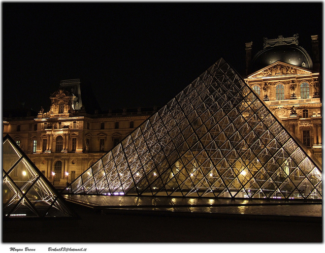 le musée du louvres à paris