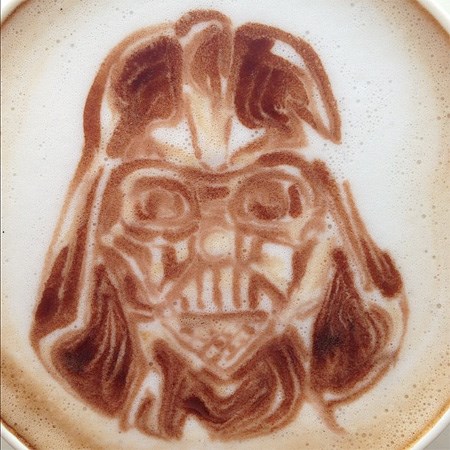 dark vador-latte-art