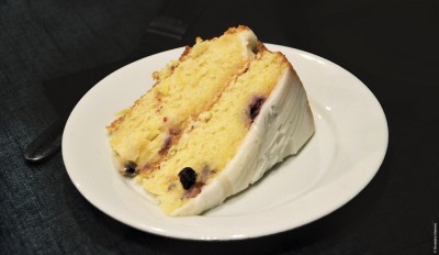 10 BLUEBERRY & LEMON DRIZZLE CAKE