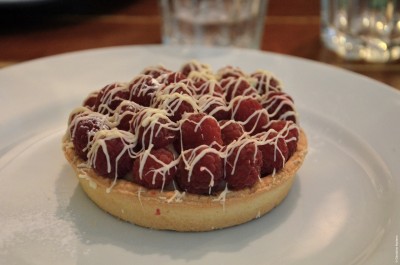 9 - WHITE CHOCOLATE & RASPBERRIES TART